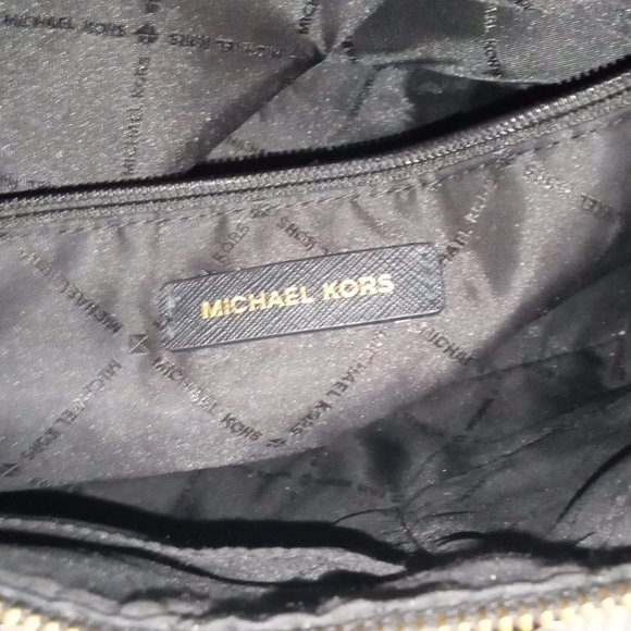 Black Michael Kors HandBag - Picture 6 of 8